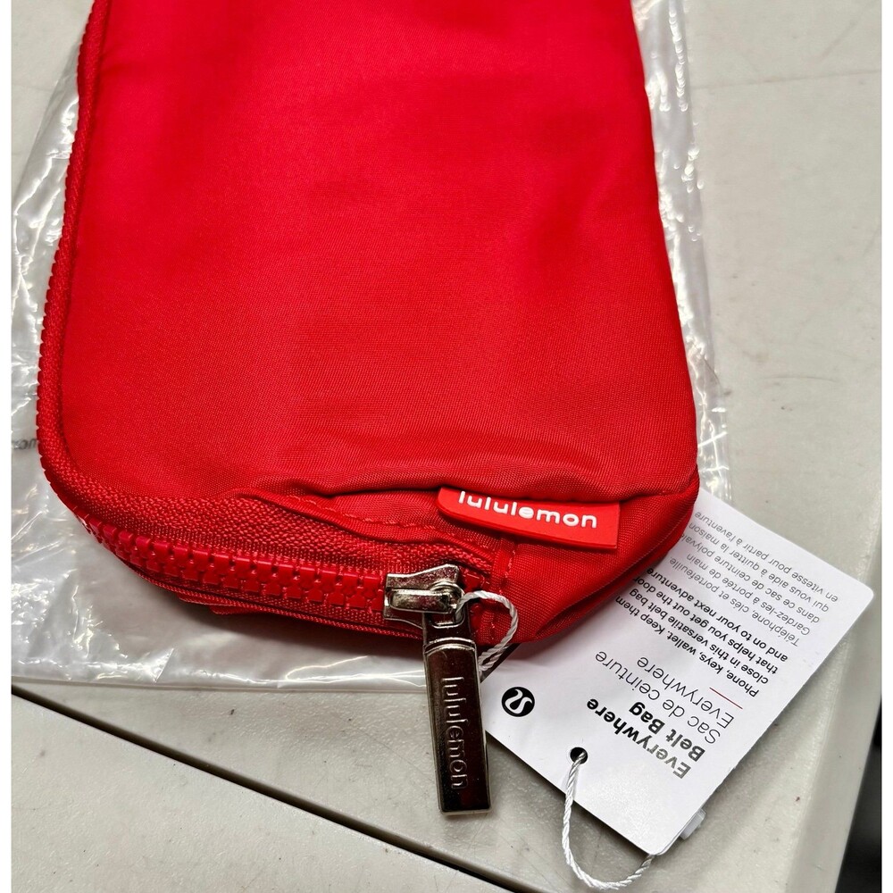 Lululemon Everywhere Belt Bag 1L Red NWT - Picture 4 of 7